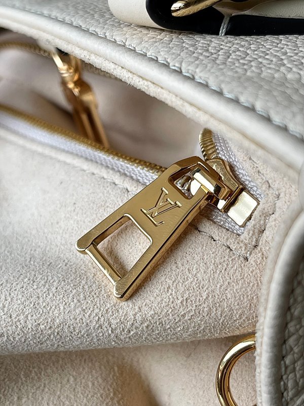 루이비통 온더고 PM 크림 [매장가 410만원대]