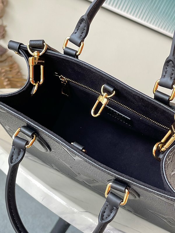 루이비통 온더고 PM 블랙 [매장가 410만원대]