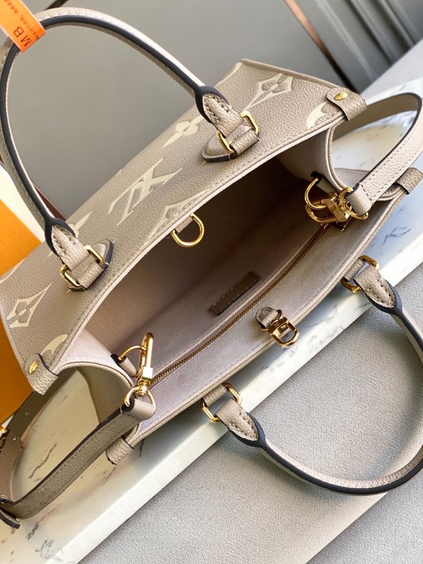 루이비통 온더고 PM 크렘 [매장가 430만원대]