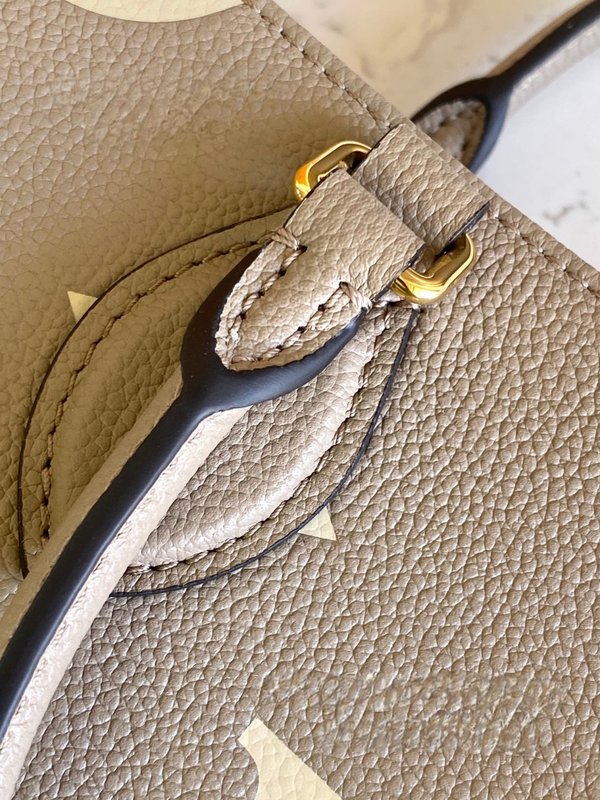 루이비통 온더고 PM 크렘 [매장가 430만원대]