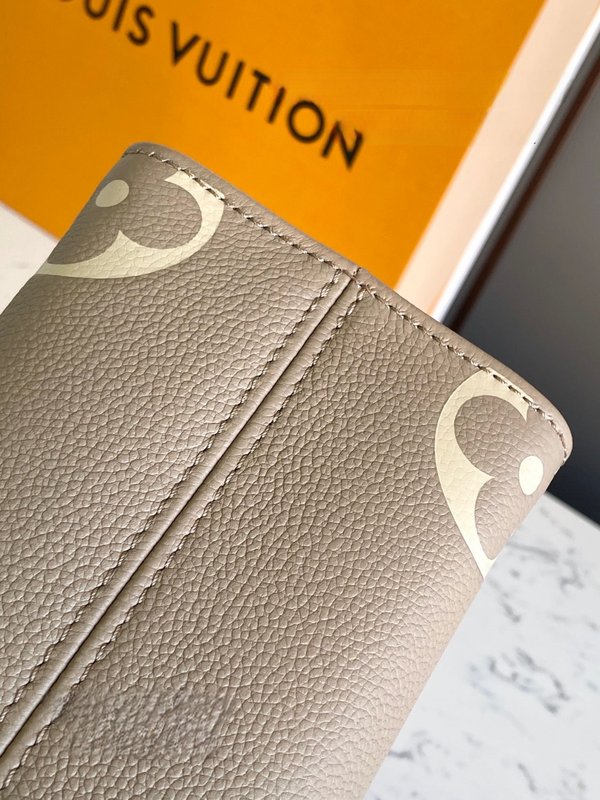 루이비통 온더고 PM 크렘 [매장가 430만원대]