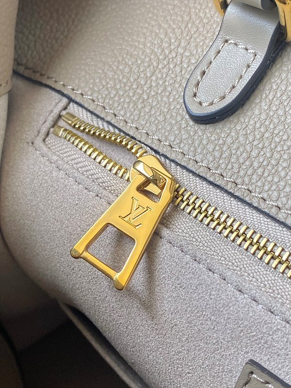 루이비통 온더고 MM 투르텔 [매장가 430만원대]