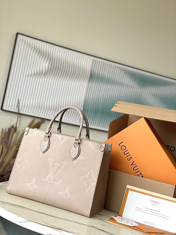 루이비통 온더고 MM 투르텔 [매장가 430만원대]