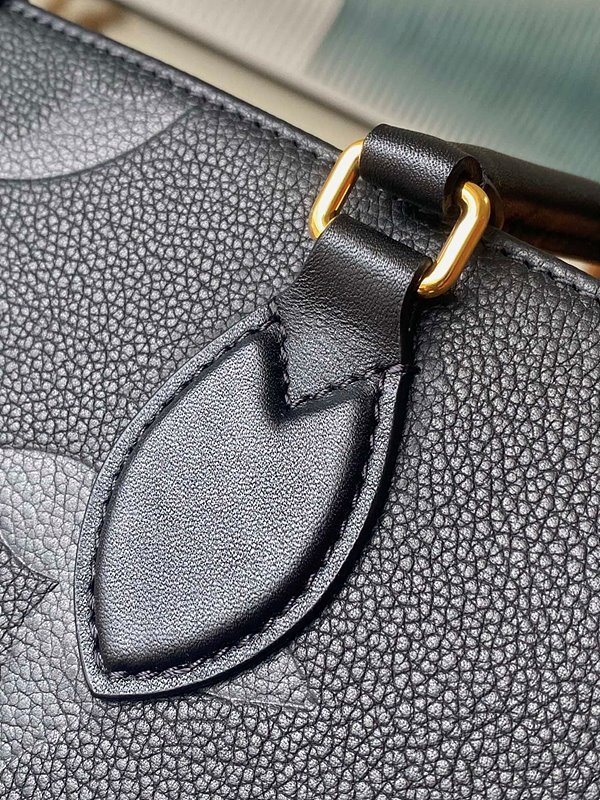 루이비통 온더고 MM 블랙 [매장가 430만원대]