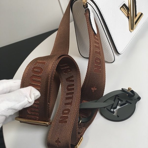 루이비통 에삐 트위스트 미니 화이트 [매장가 270만원대]