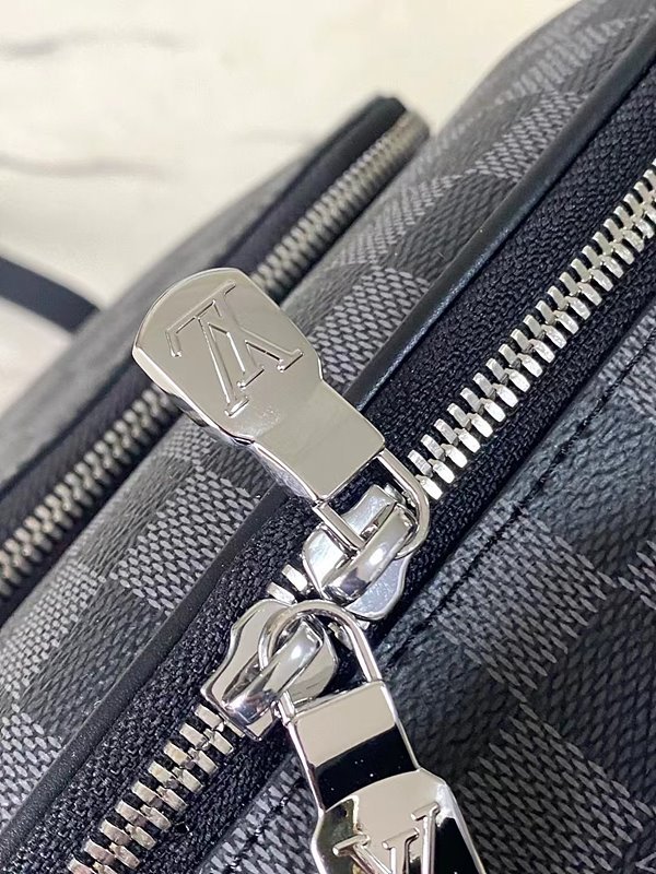 루이비통 애비뉴 백팩 다미에 블랙 [매장가 380만원대]