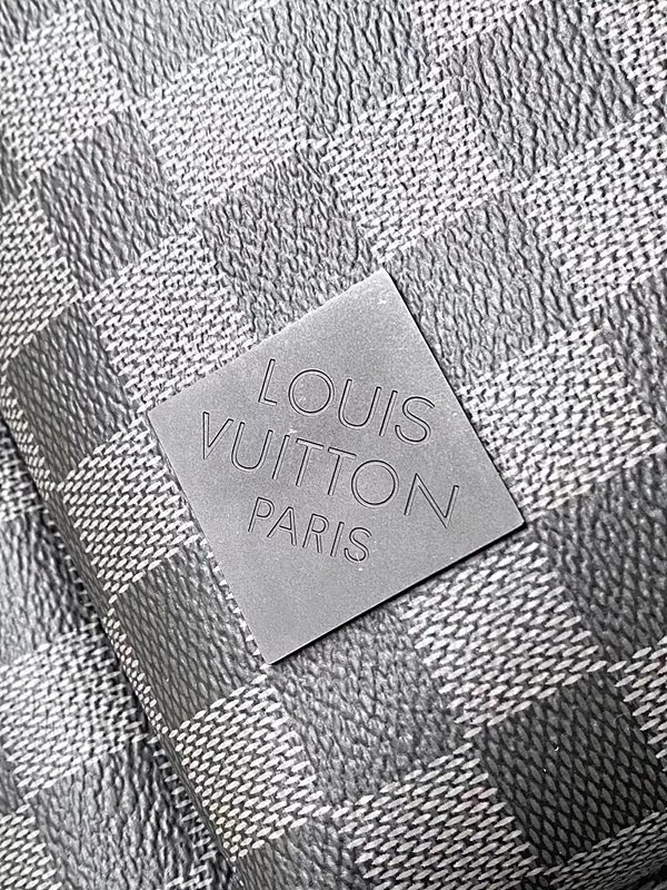 루이비통 애비뉴 백팩 다미에 블랙 [매장가 380만원대]