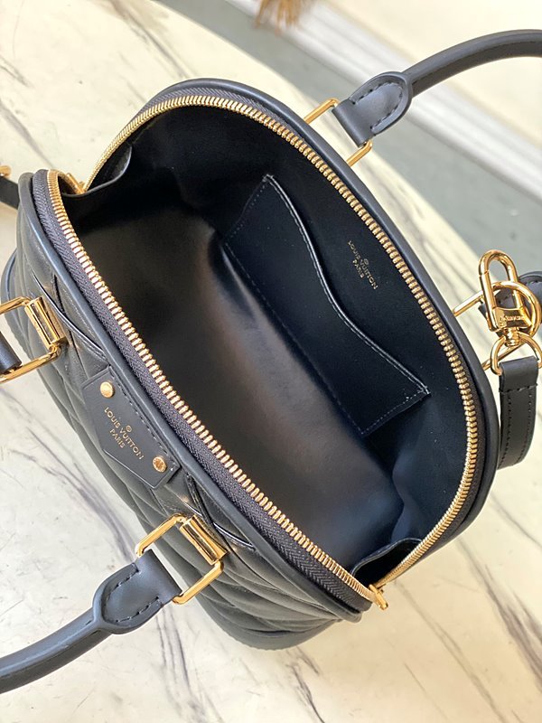 루이비통 알마 BB 블루 마린 [매장가 560만원대]