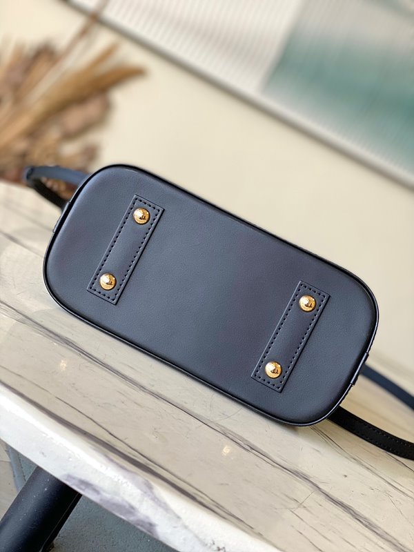 루이비통 알마 BB 블루 마린 [매장가 560만원대]