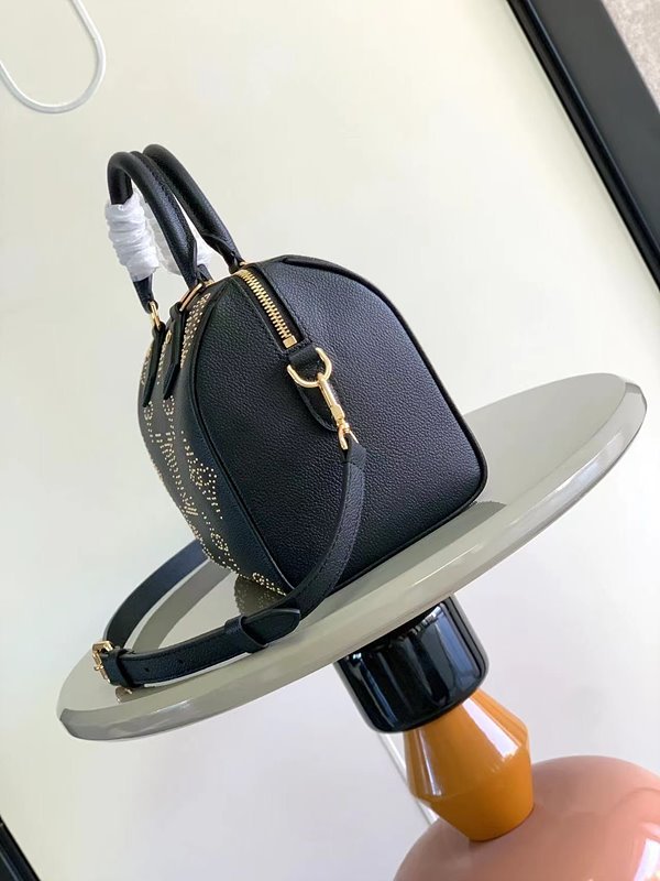 루이비통 스피디 반둘리에 25 블랙 [매장가 400만원대]