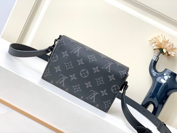 루이비통 스티머 웨어러블 월릿 블랙 [매장가 250만원대]