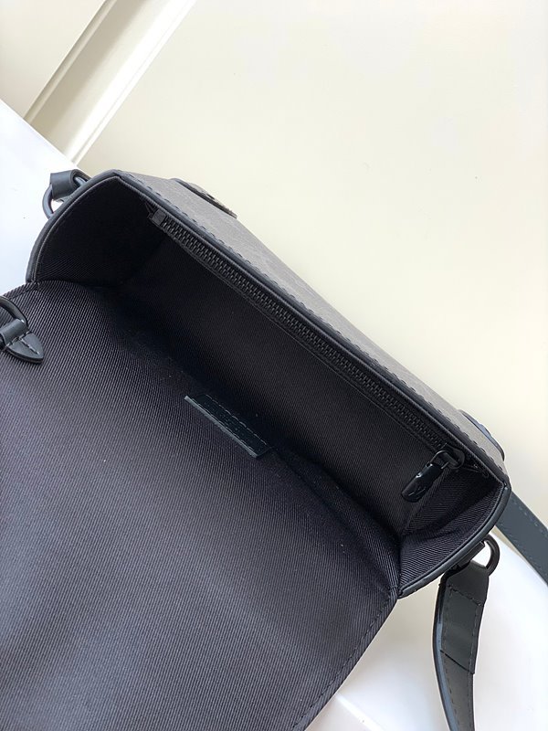 루이비통 스티머 웨어러블 월릿 블랙 [매장가 250만원대]