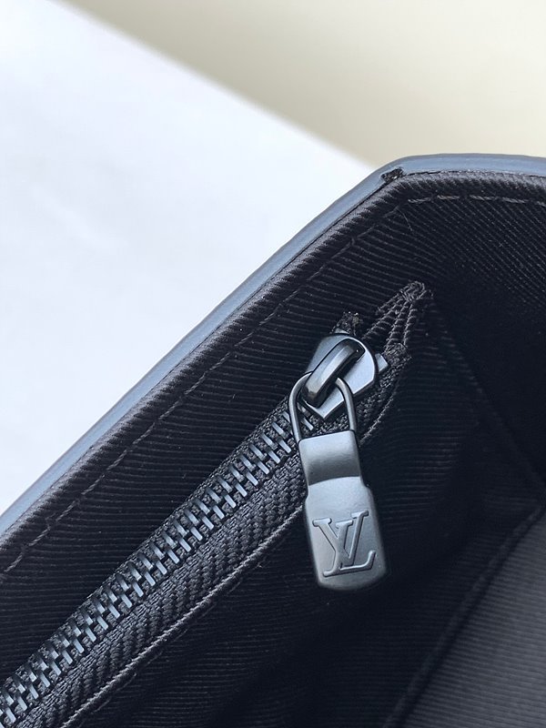 루이비통 스티머 웨어러블 월릿 모노그램 [매장가 250만원대]