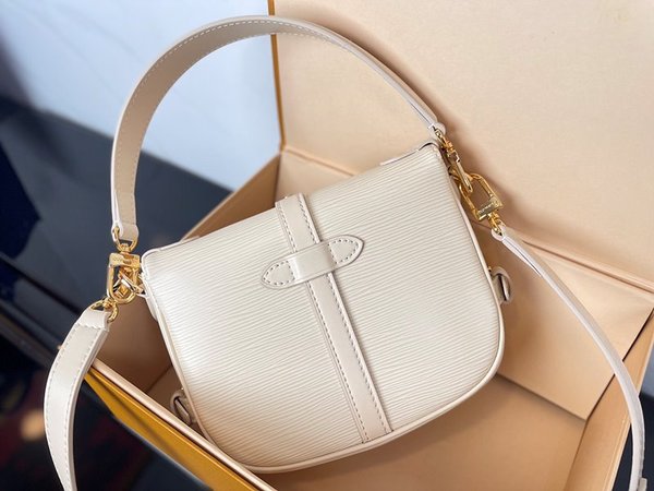 루이비통 소뮈르 BB 쿼르츠 [매장가 350만원대]