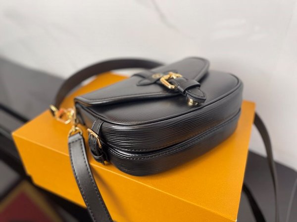 루이비통 소뮈르 BB 블랙 [매장가 350만원대]