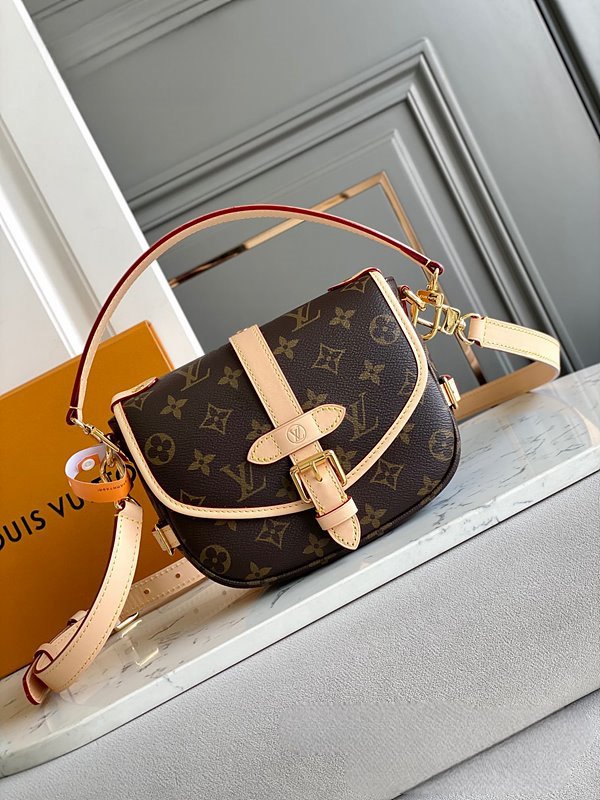 루이비통 소뮈르 BB 모노그램 [매장가 320만원대]