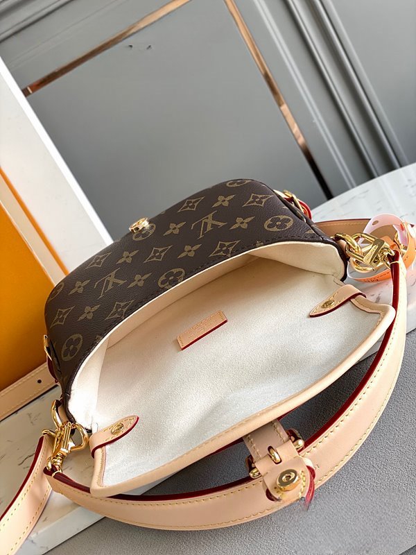 루이비통 소뮈르 BB 모노그램 [매장가 320만원대]