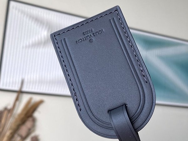 루이비통 삭 플라 크로스 [매장가 410만원대]