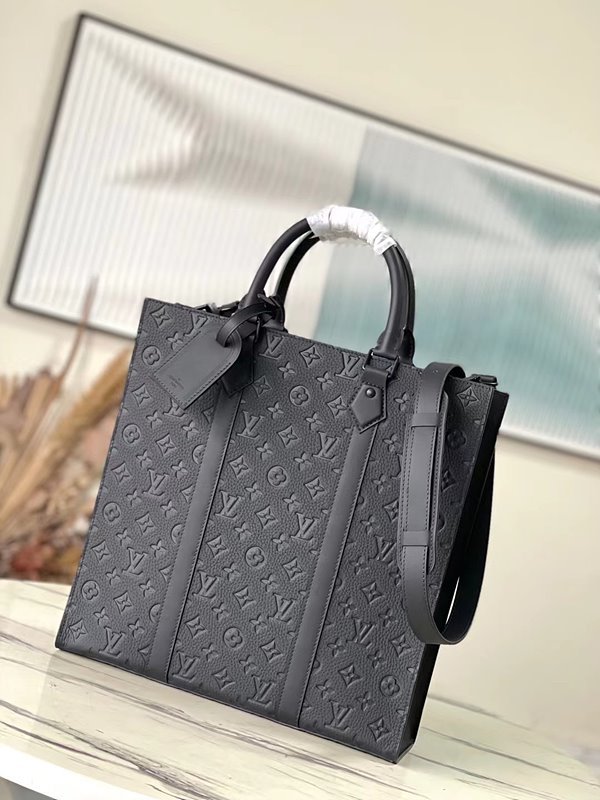 루이비통 삭 플라 NV [매장가 450만원대]