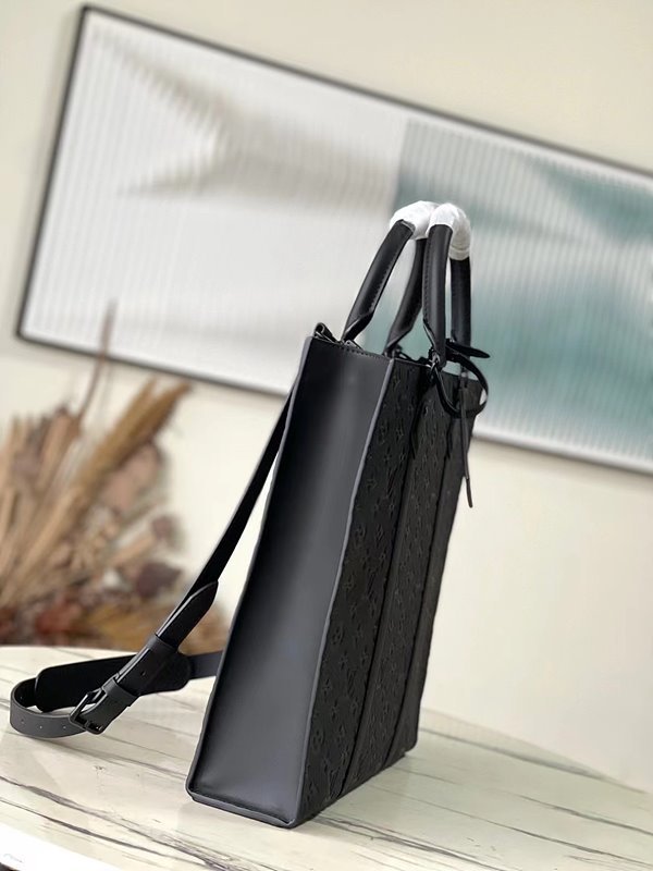 루이비통 삭 플라 NV [매장가 450만원대]