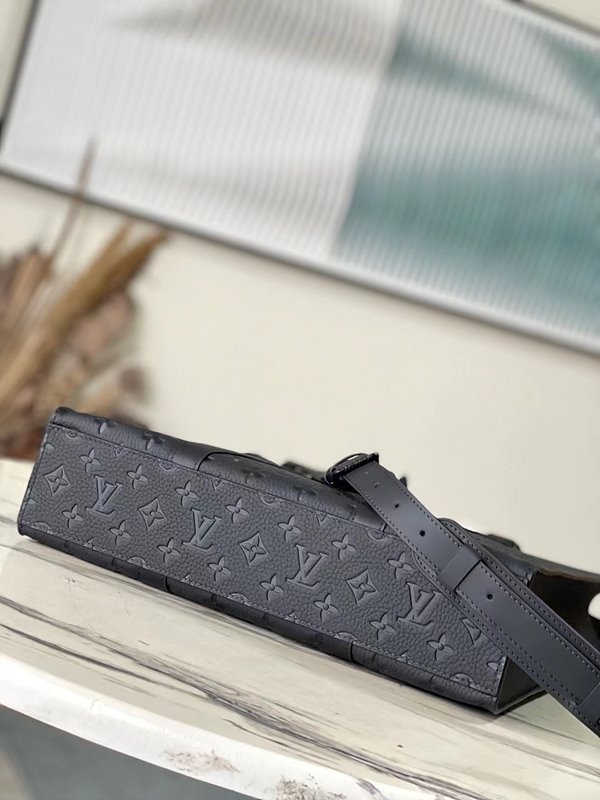 루이비통 삭 플라 NV [매장가 450만원대]