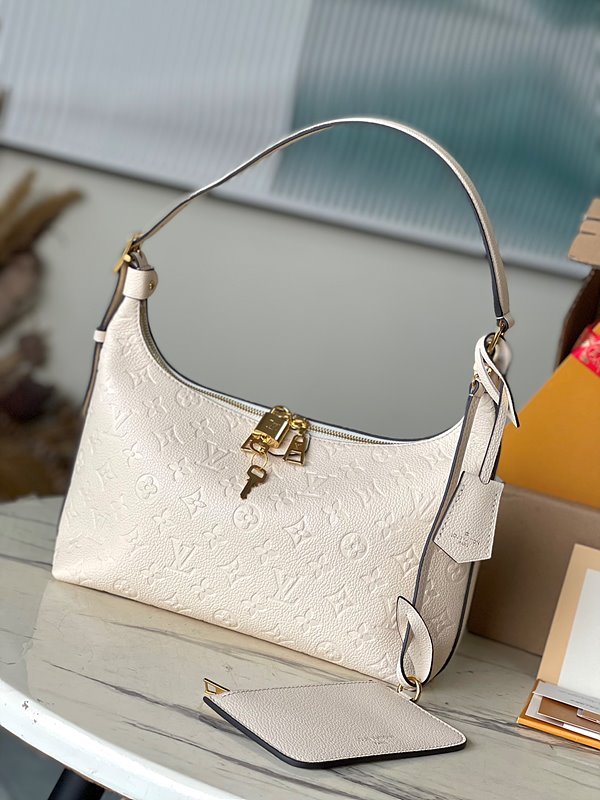 루이비통 삭 스포츠 크림 [매장가 350만원대]