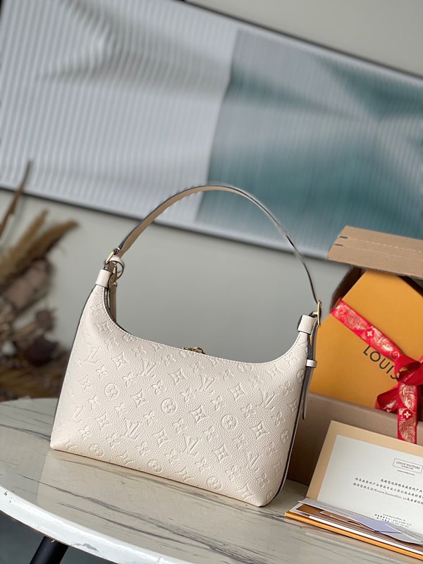 루이비통 삭 스포츠 크림 [매장가 350만원대]