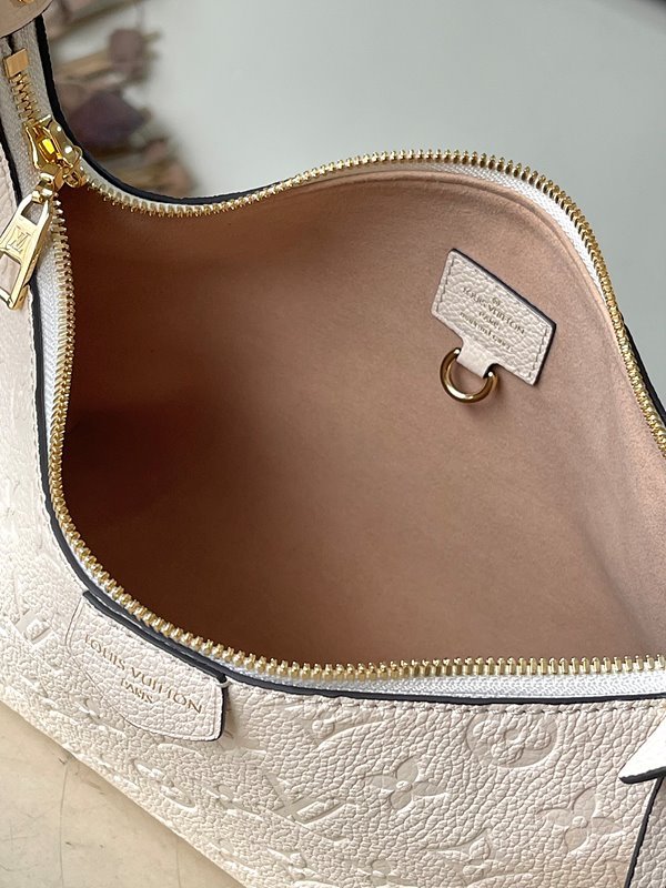 루이비통 삭 스포츠 크림 [매장가 350만원대]