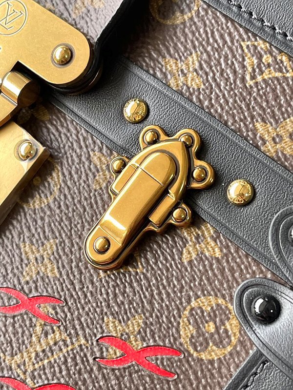 루이비통 쁘띠뜨 말 모노그램 [매장가 770만원대]