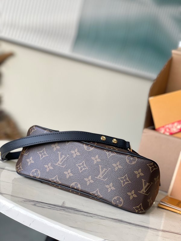 루이비통 불로뉴 블랙 [매장가 310만원대]