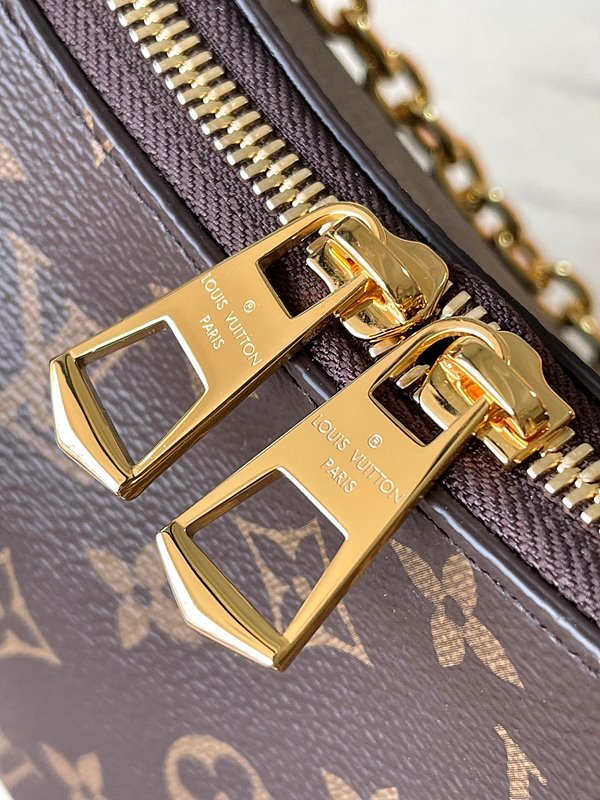 루이비통 불로뉴 블랙 [매장가 310만원대]