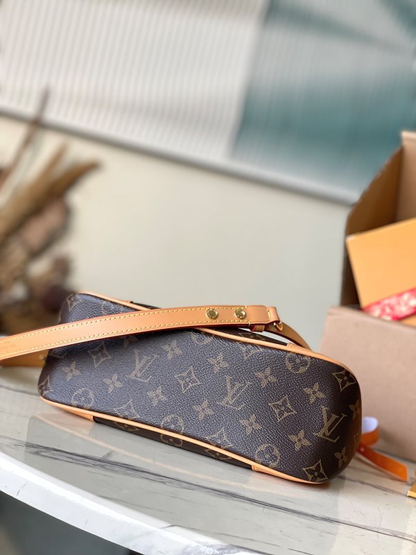 루이비통 불로뉴 내추럴 [매장가 310만원대]