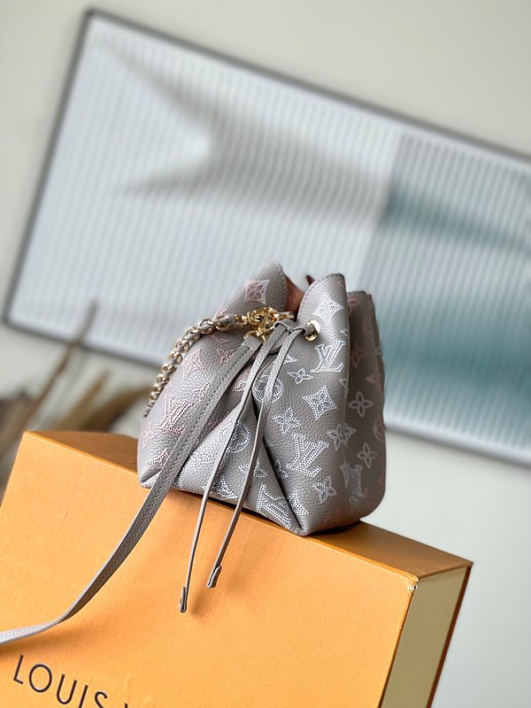 루이비통 벨라 [매장가 560만원대]