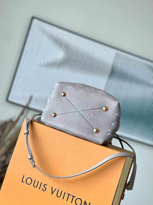 루이비통 벨라 [매장가 560만원대]