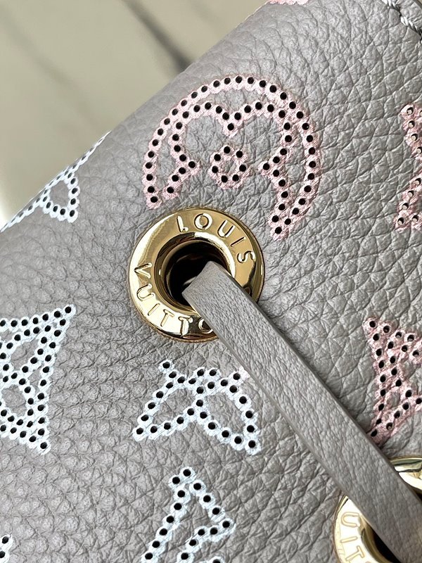 루이비통 벨라 [매장가 560만원대]