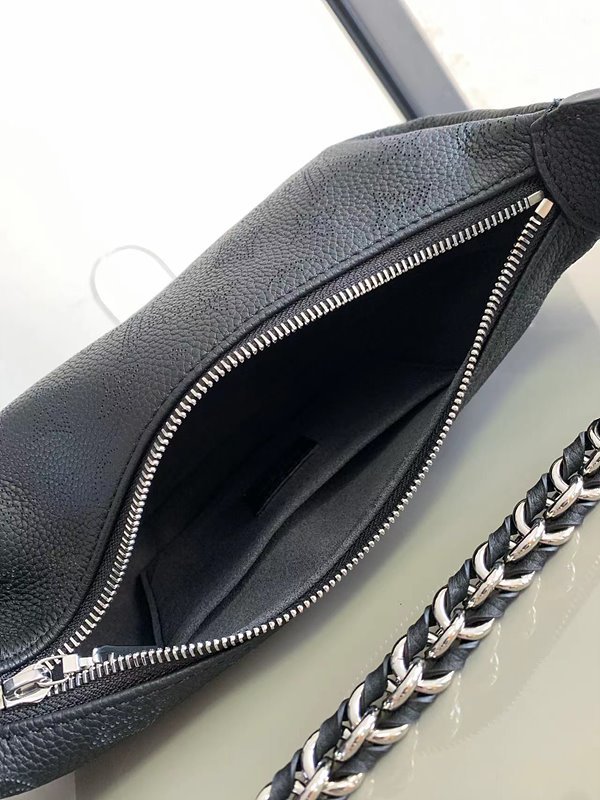 루이비통 바이아 PM 블랙 [매장가 530만원대]