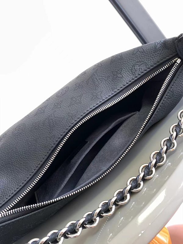 루이비통 바이아 MM 블랙 [매장가 620만원대]