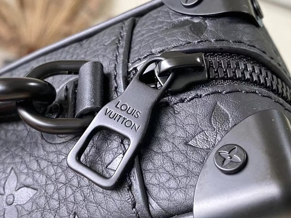 루이비통 미니 소프트 트렁크 모노그램 토뤼옹 [매장가 560만원대]