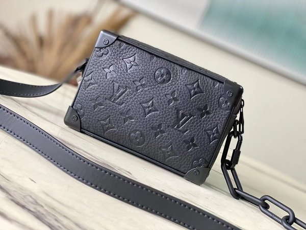 루이비통 미니 소프트 트렁크 모노그램 토뤼옹 [매장가 560만원대]