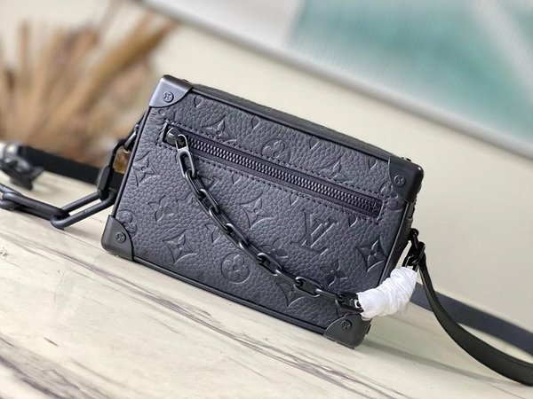 루이비통 미니 소프트 트렁크 모노그램 토뤼옹 [매장가 560만원대]