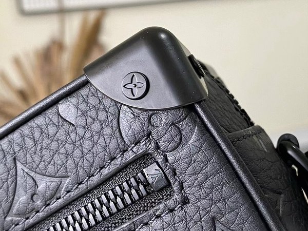 루이비통 미니 소프트 트렁크 모노그램 토뤼옹 [매장가 560만원대]