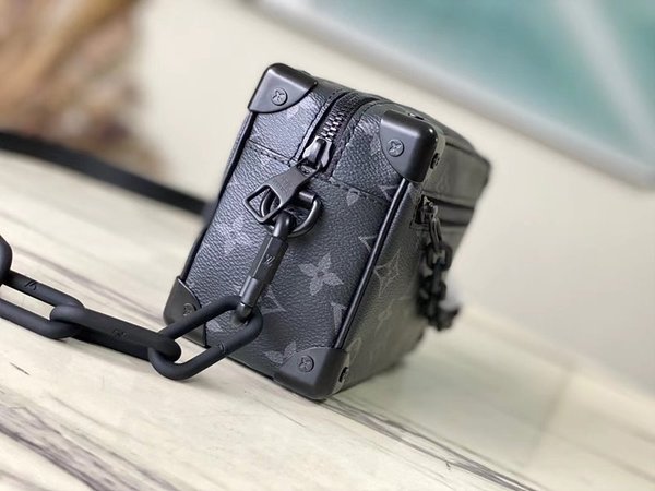 루이비통 미니 소프트 트렁크 모노그램 이클립스 [매장가 420만원대]