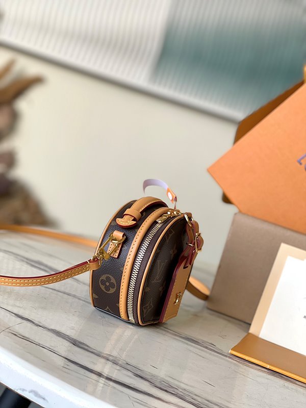 루이비통 미니 부아뜨 샤포 모노그램 [매장가 300만원대]