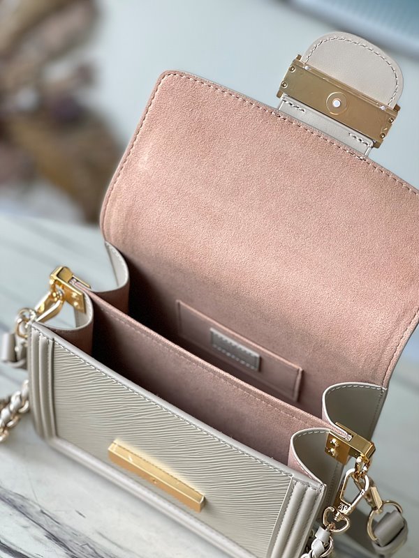 루이비통 미니 도핀 푸아브르 [매장가 500만원대]