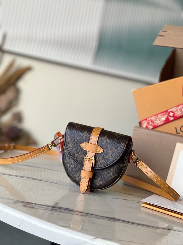 루이비통 마이크로 샹티이 [매장가 210만원대]