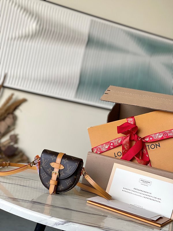 루이비통 마이크로 샹티이 [매장가 210만원대]