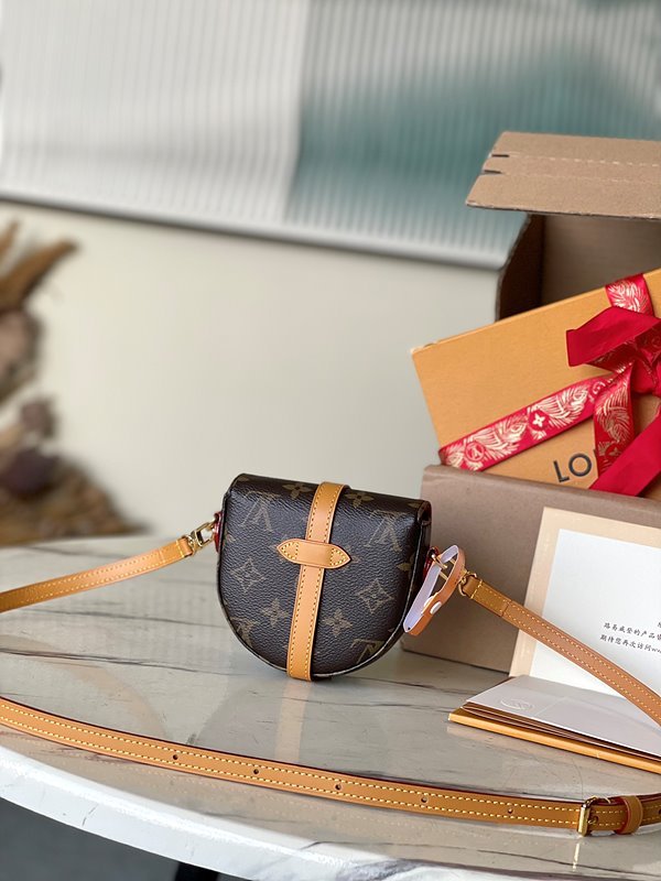 루이비통 마이크로 샹티이 [매장가 210만원대]