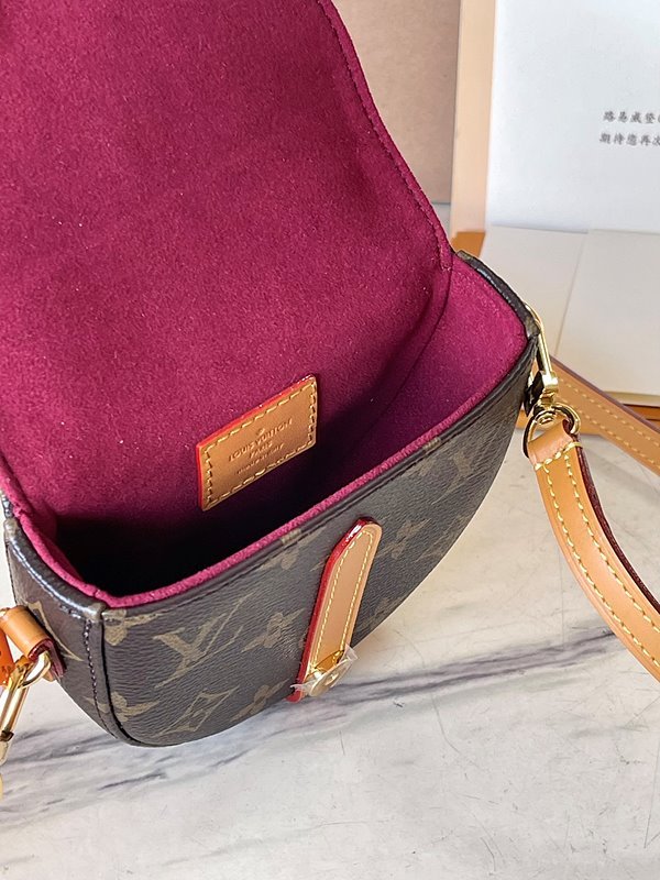 루이비통 마이크로 샹티이 [매장가 210만원대]