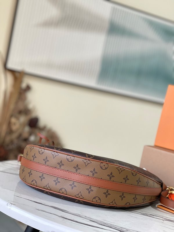 루이비통 루프 호보 모노그램 [매장가 360만원대]