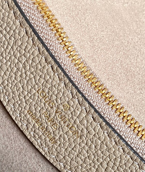 루이비통 다이앤 모노그램 앙프렝뜨 [매장가 370만원대]